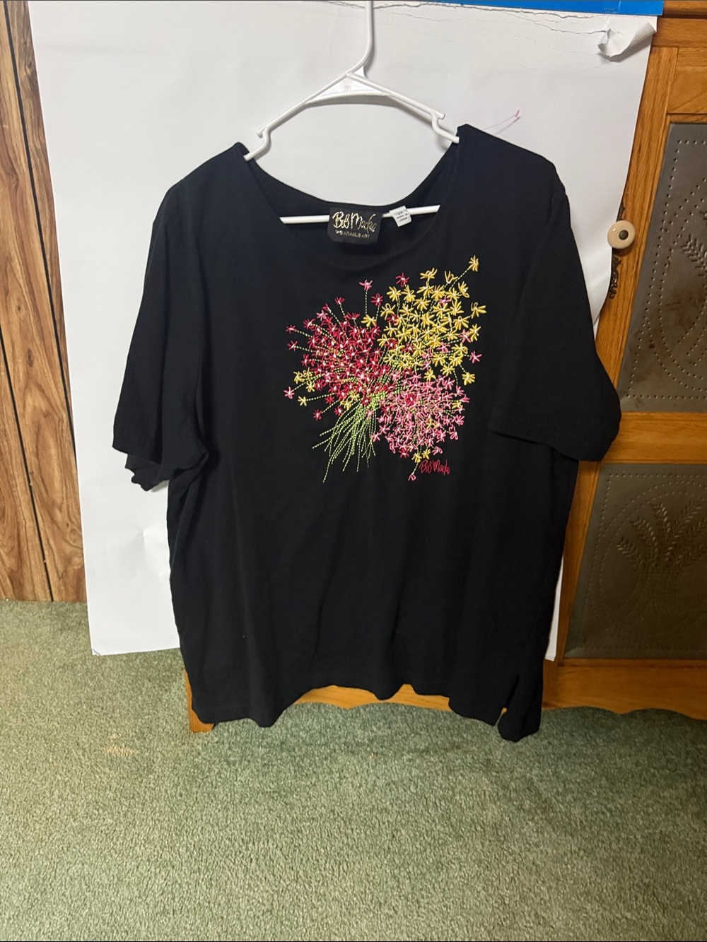 Bob Mackie T-shirt blackly with floral design size  2xl EUC